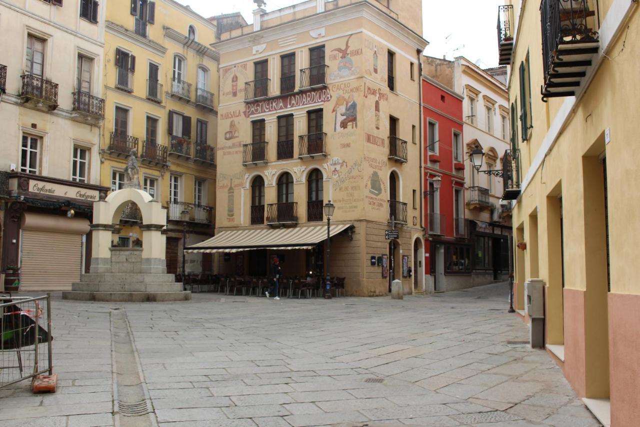 Via Cavour 19, Camere Del Conte Iglesias Buitenkant foto