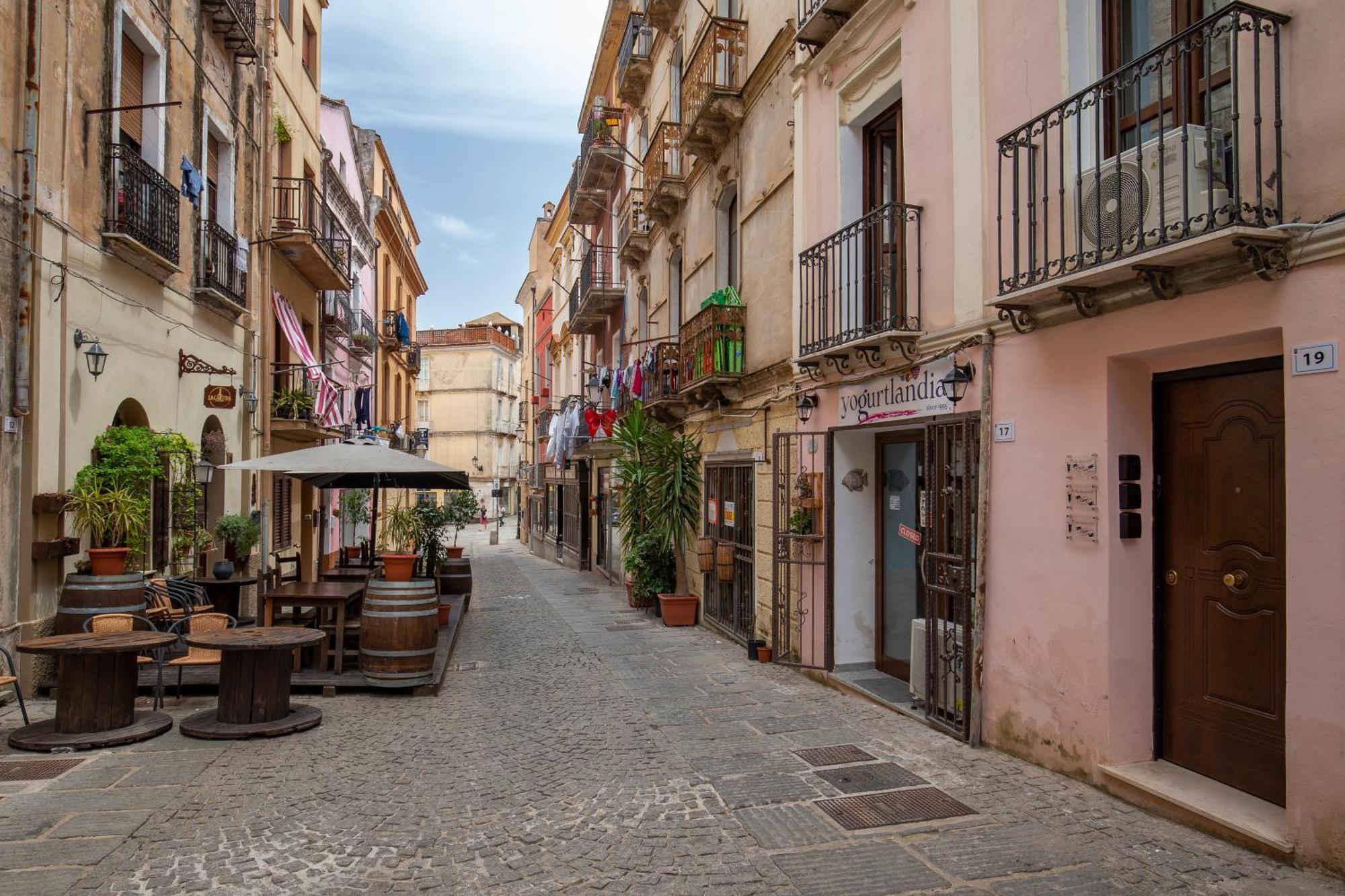 Via Cavour 19, Camere Del Conte Iglesias Buitenkant foto